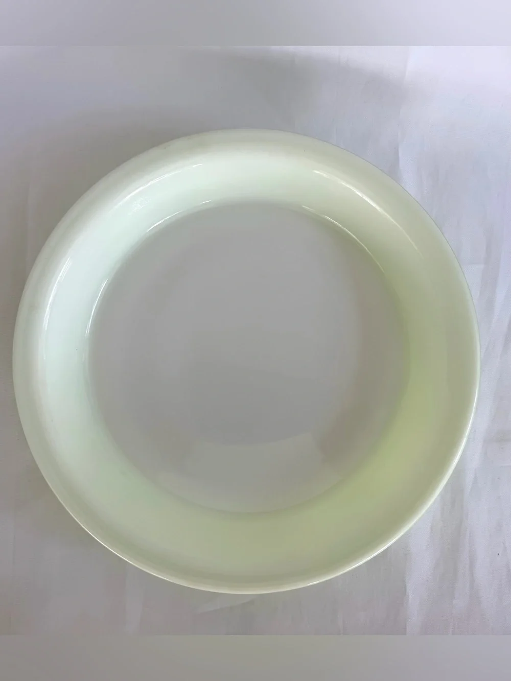 PYREX 1-1/2 Qt Pie Plate Lime Green and White #209 50s Vintage Retro MCM EUC